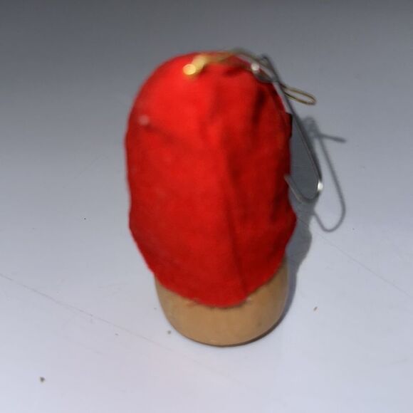 Vintage wooden gnome Christmas tree ornament with glasses & red cap - Picture 4 of 4